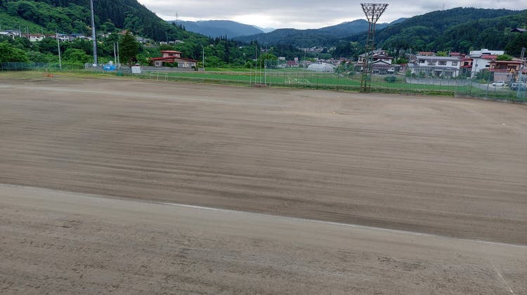 西川町民グラウンドの写真1