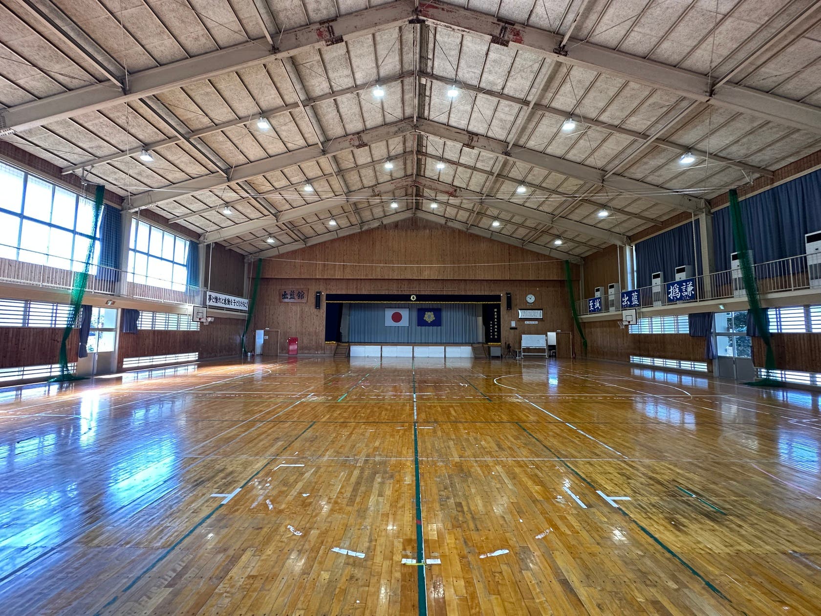 東間小学校 体育館
