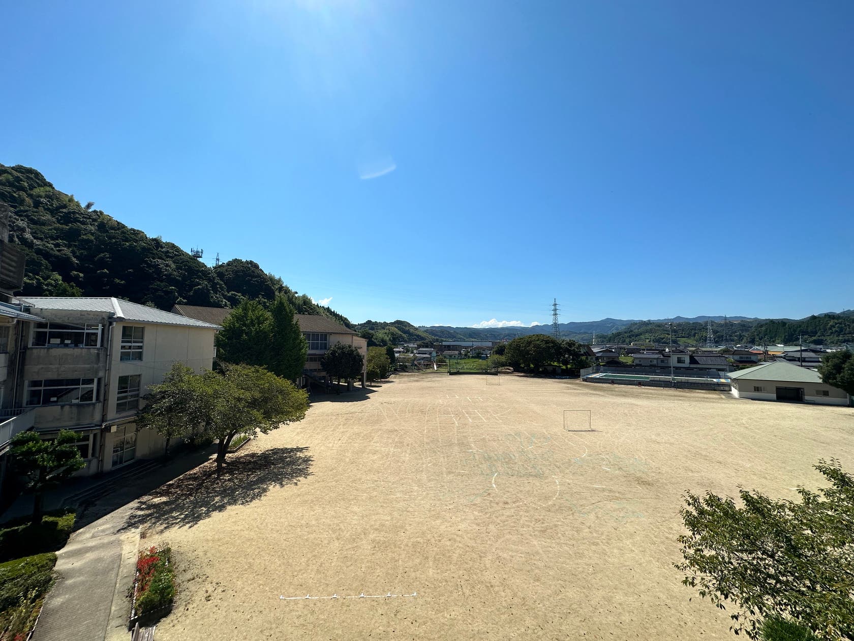 東間小学校 屋外運動場