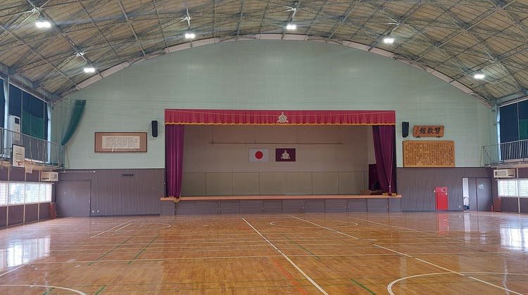 人吉東小学校 体育館の写真1