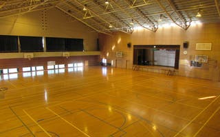 屋内運動場