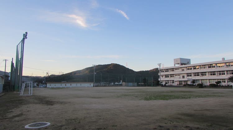 屋外運動場(令和7年4月以降は工事のため予約できません。)の写真1