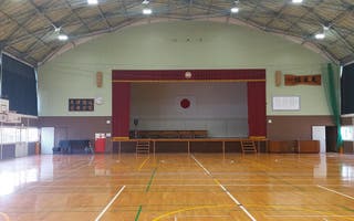 人吉西小学校 体育館