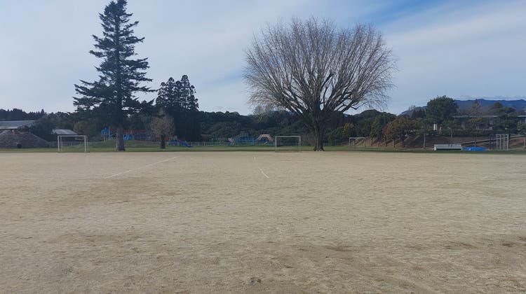 人吉西小学校 屋外運動場の写真1
