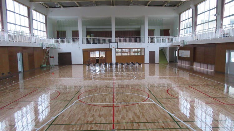 体育館コートの写真1