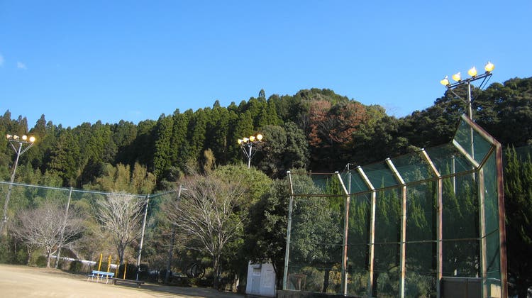 西瀬小学校 屋外運動場の写真1