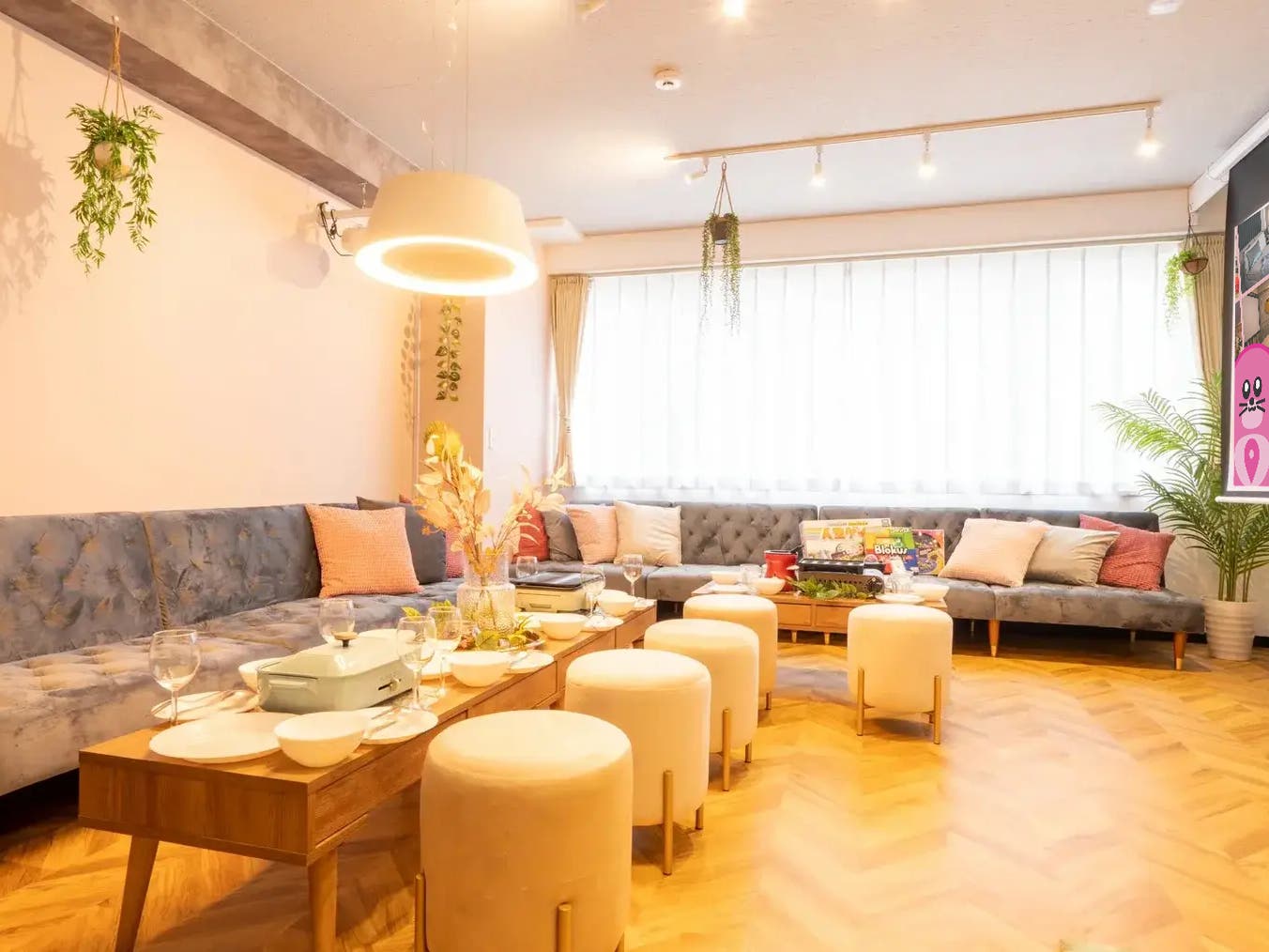 Oasis神戸三宮の内観