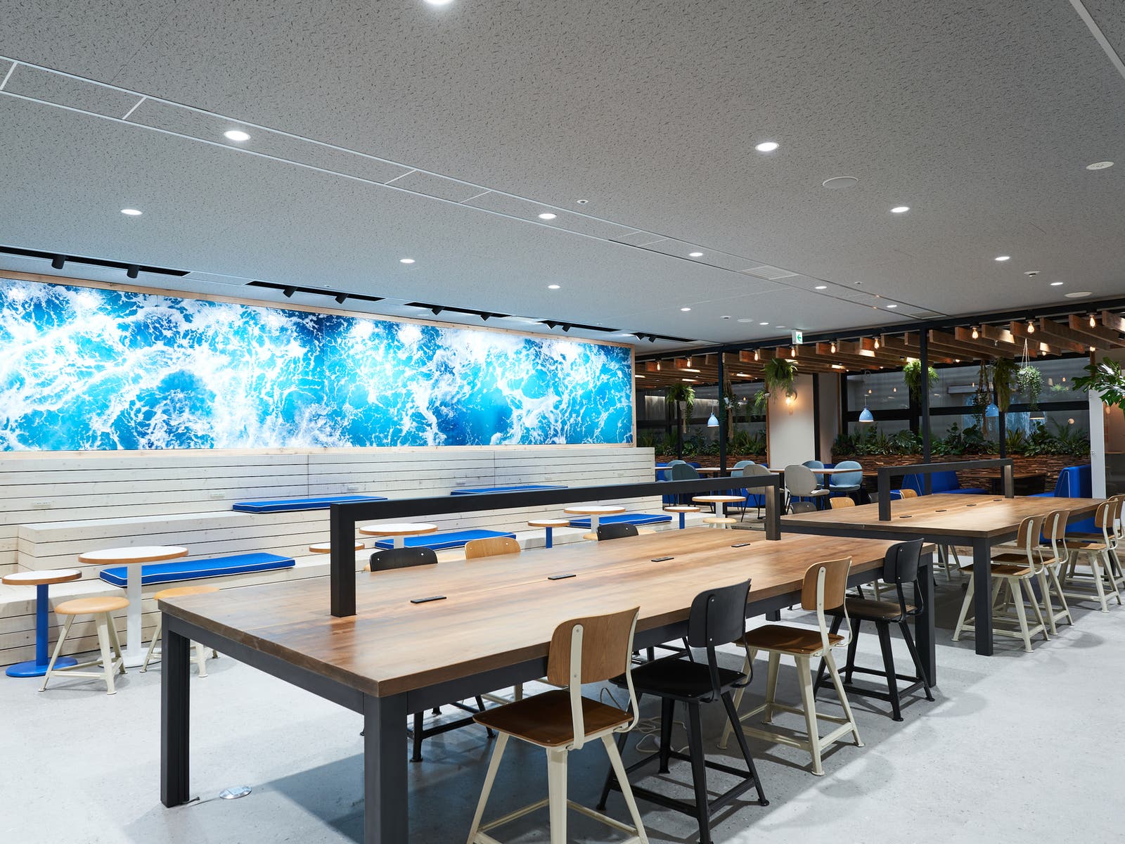 LULLTECHBEACH-Lounge渋谷の内観