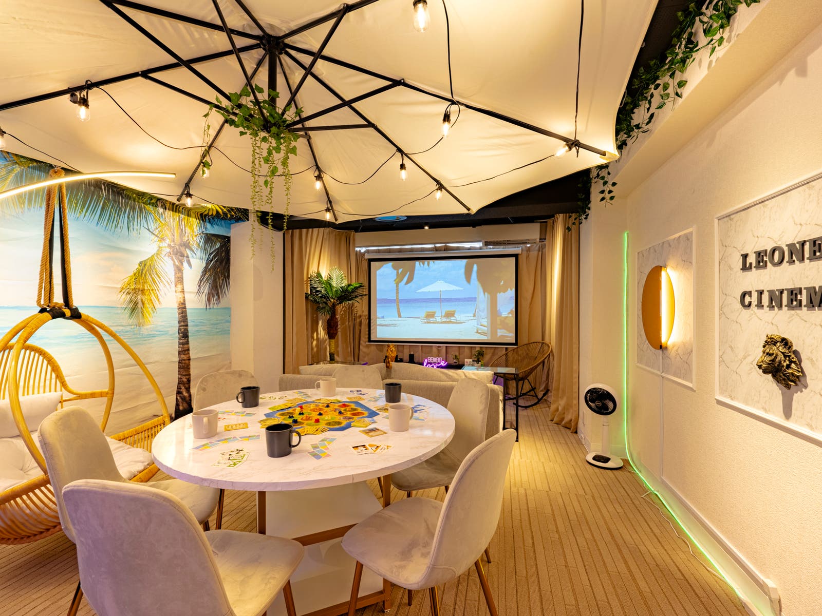 LEONEXCINEMA新橋の内観