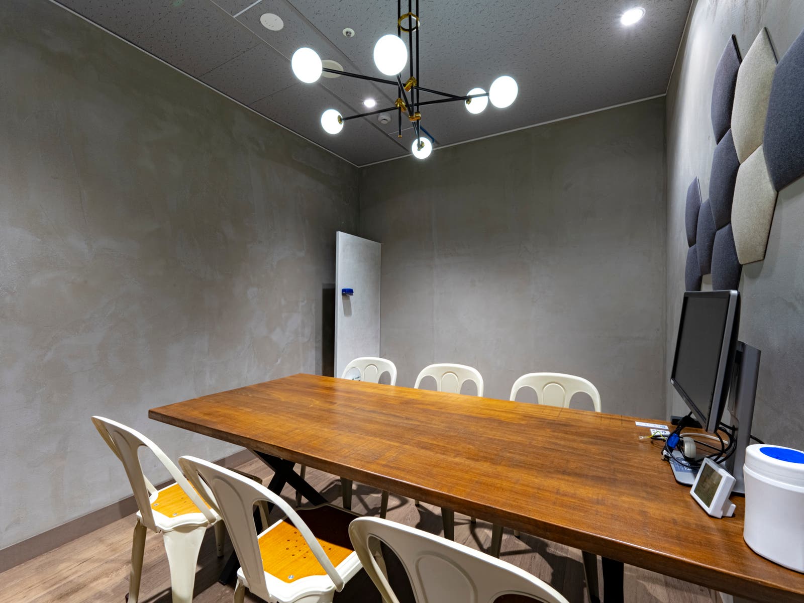 LULLTECHBEACH-Room渋谷2の内観