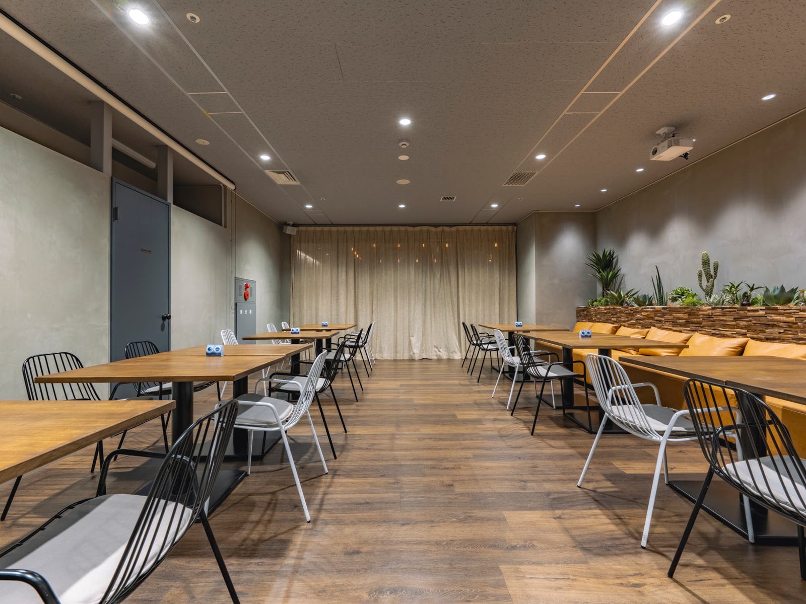 LULLTECHBEACH-Work渋谷の内観