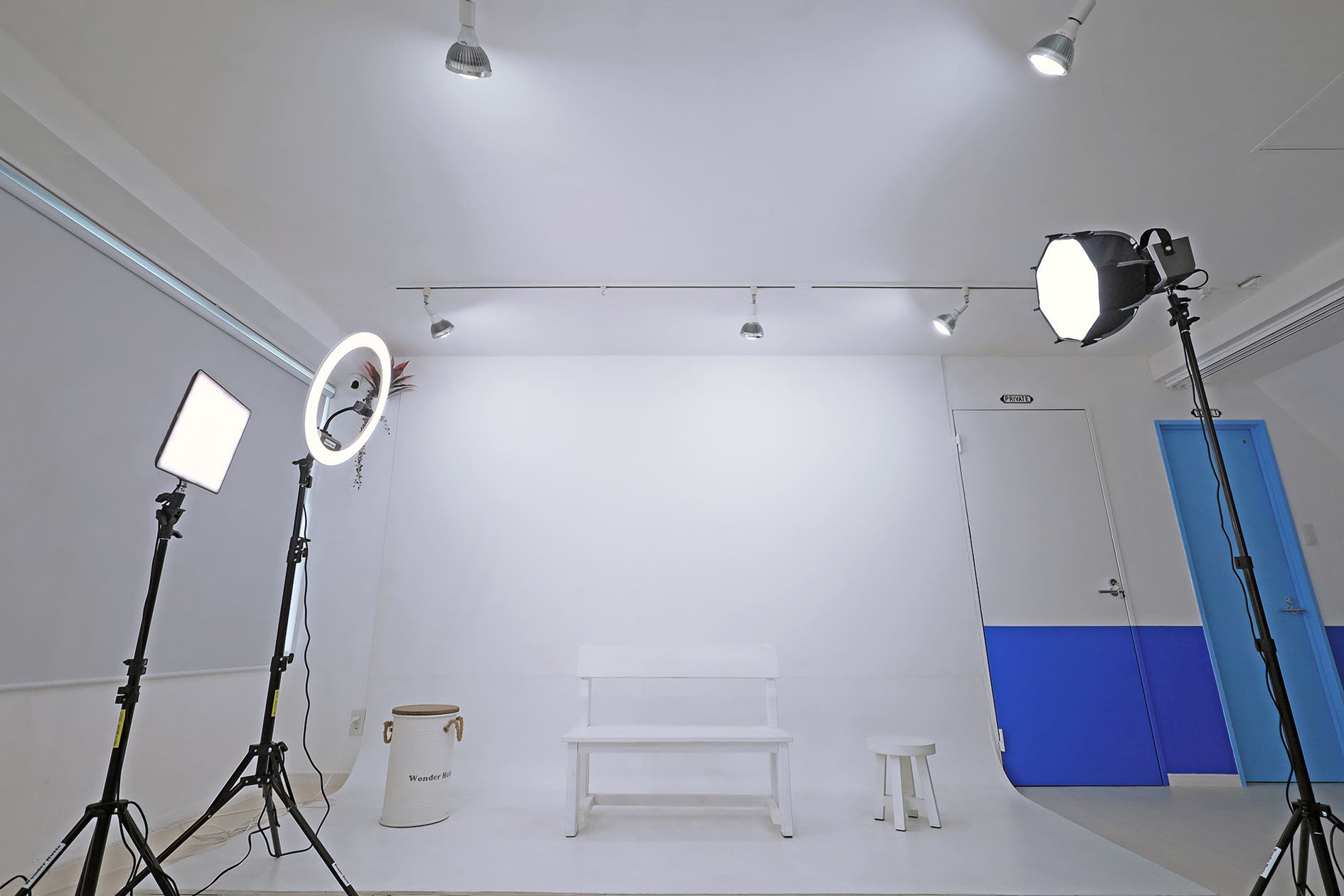 撮影小物　スタジオ　写真撮影　スノーマン扉 🏰✨ ⁡ ⁡ #しめぐらむ #カリフォルニアディズニー #Disney