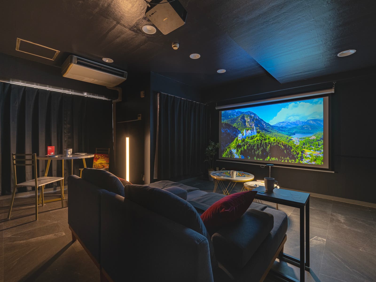 CINEMA京橋の内観