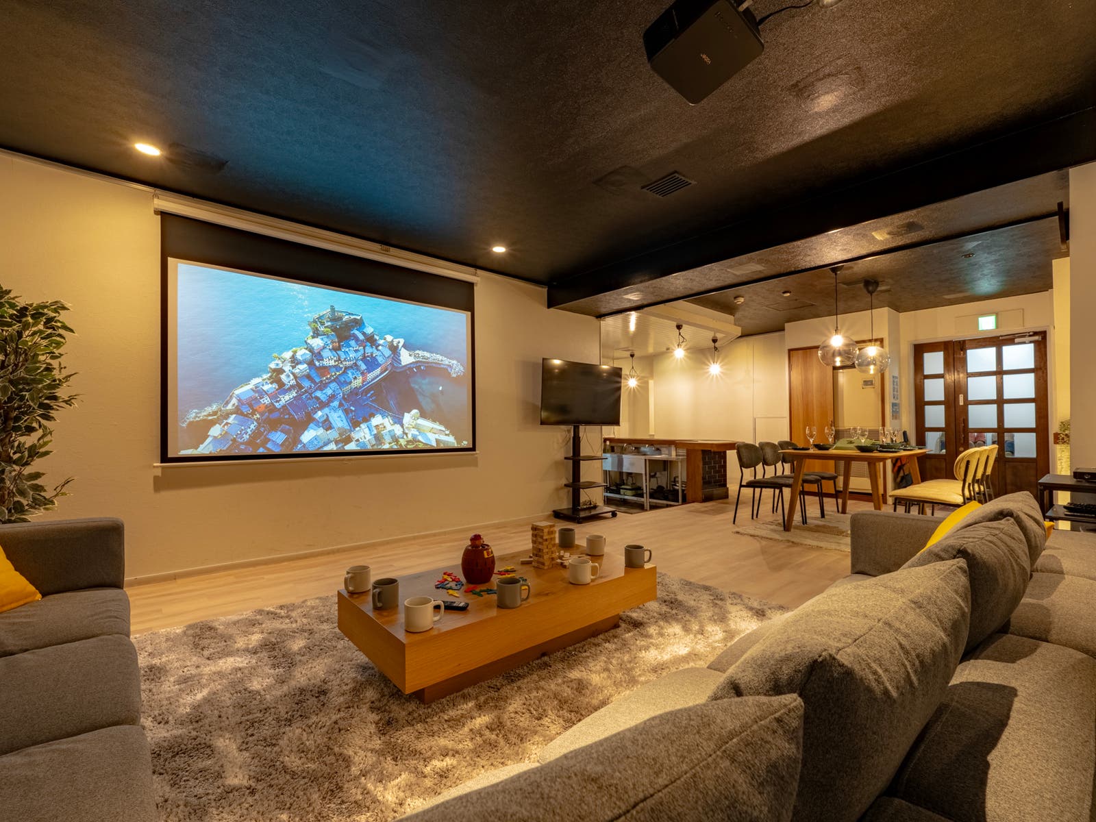 ARKスペース大久保の内観