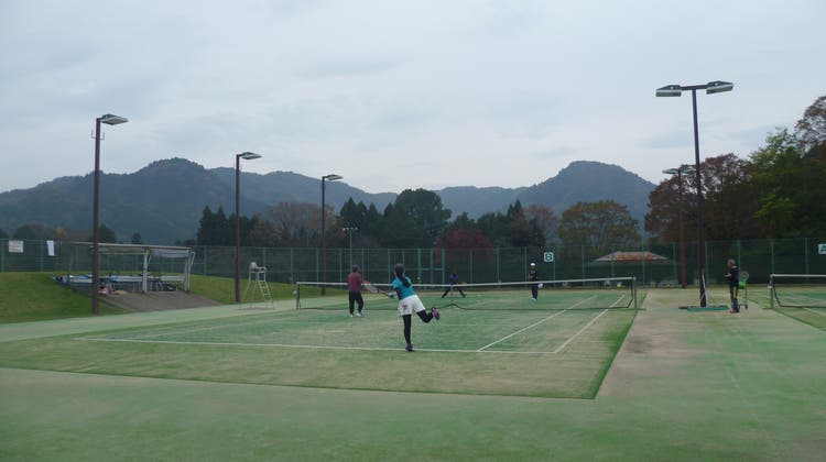 テニスコートの写真1