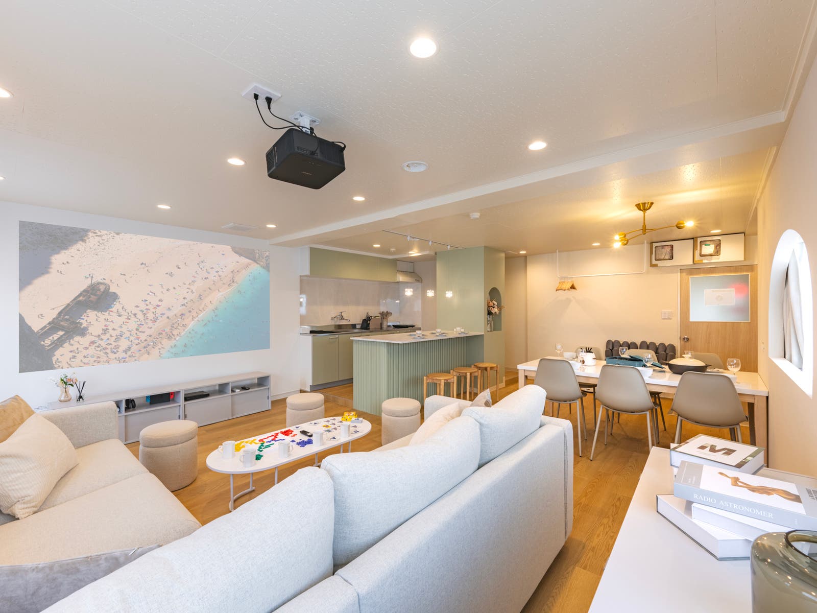 SpemoLiving新橋の内観