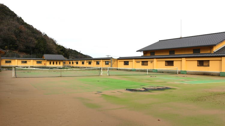 テニスコートの写真1