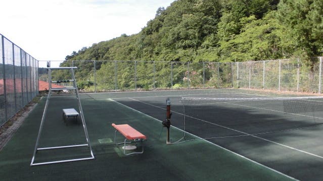 テニスコートの写真1