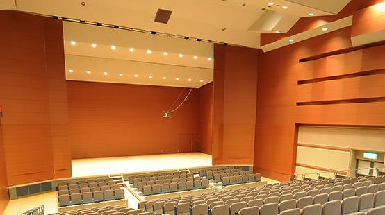 多目的ホールの写真1