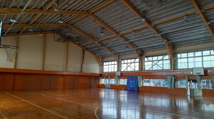 深良小学校体育館の写真1