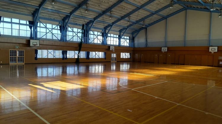 富岡第一小学校体育館の写真1