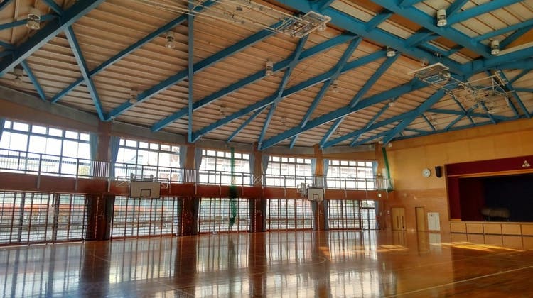 東小学校体育館の写真1