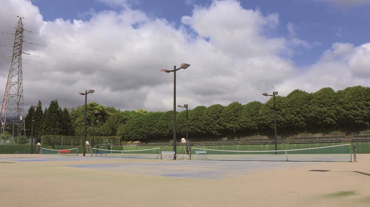 テニスコートの写真1