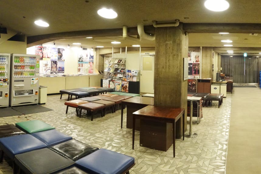 新宿駅から徒歩5分 開放感のある紀伊國屋ホールのホワイエで ミーティングはいかがでしょうか スペースマーケット 新宿駅から徒歩5分 開放感のある紀伊國屋ホールのホワイエで ミーティングはいかがでしょうか スペースマーケット