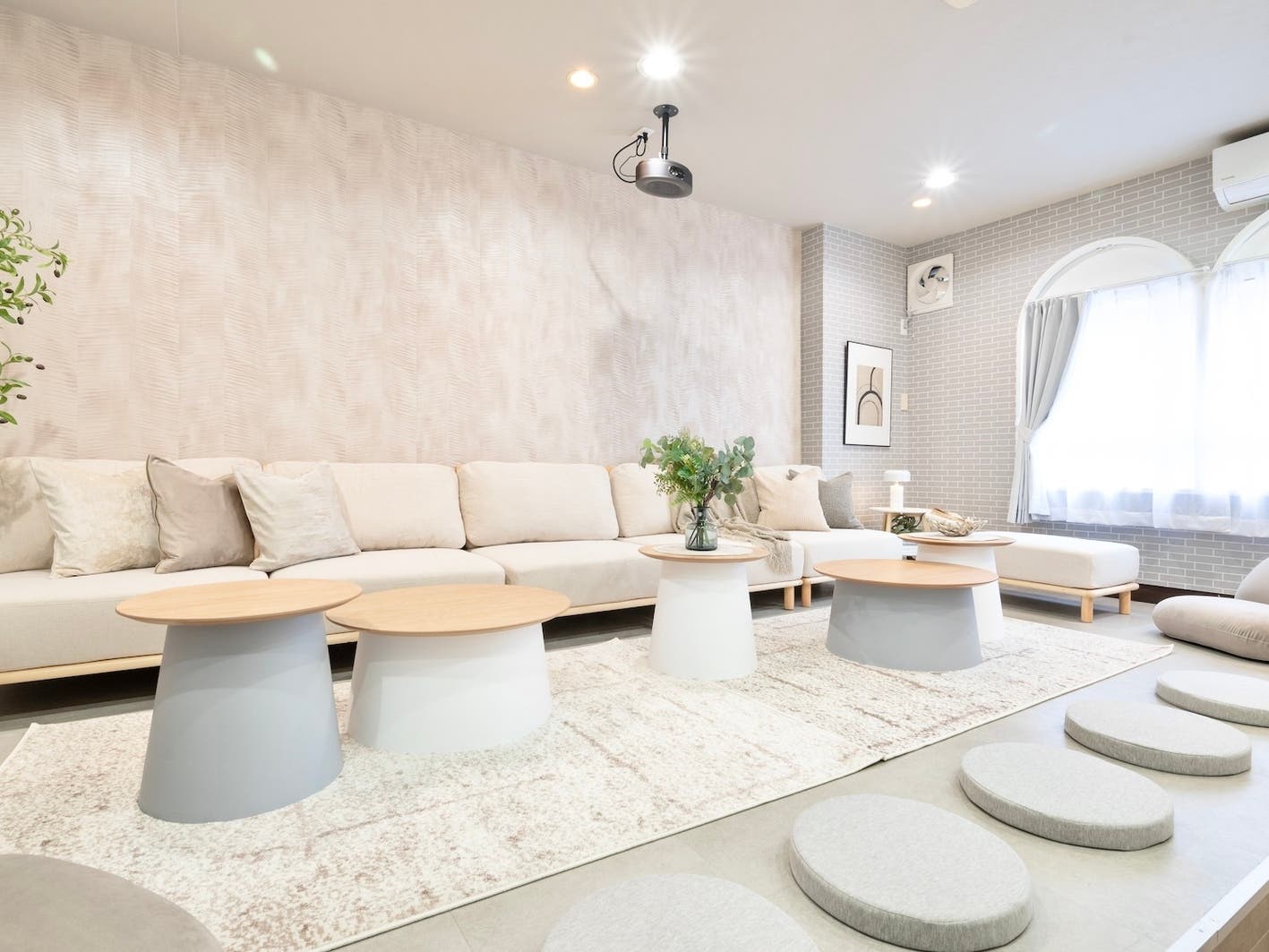 Sugar三ノ宮の内観