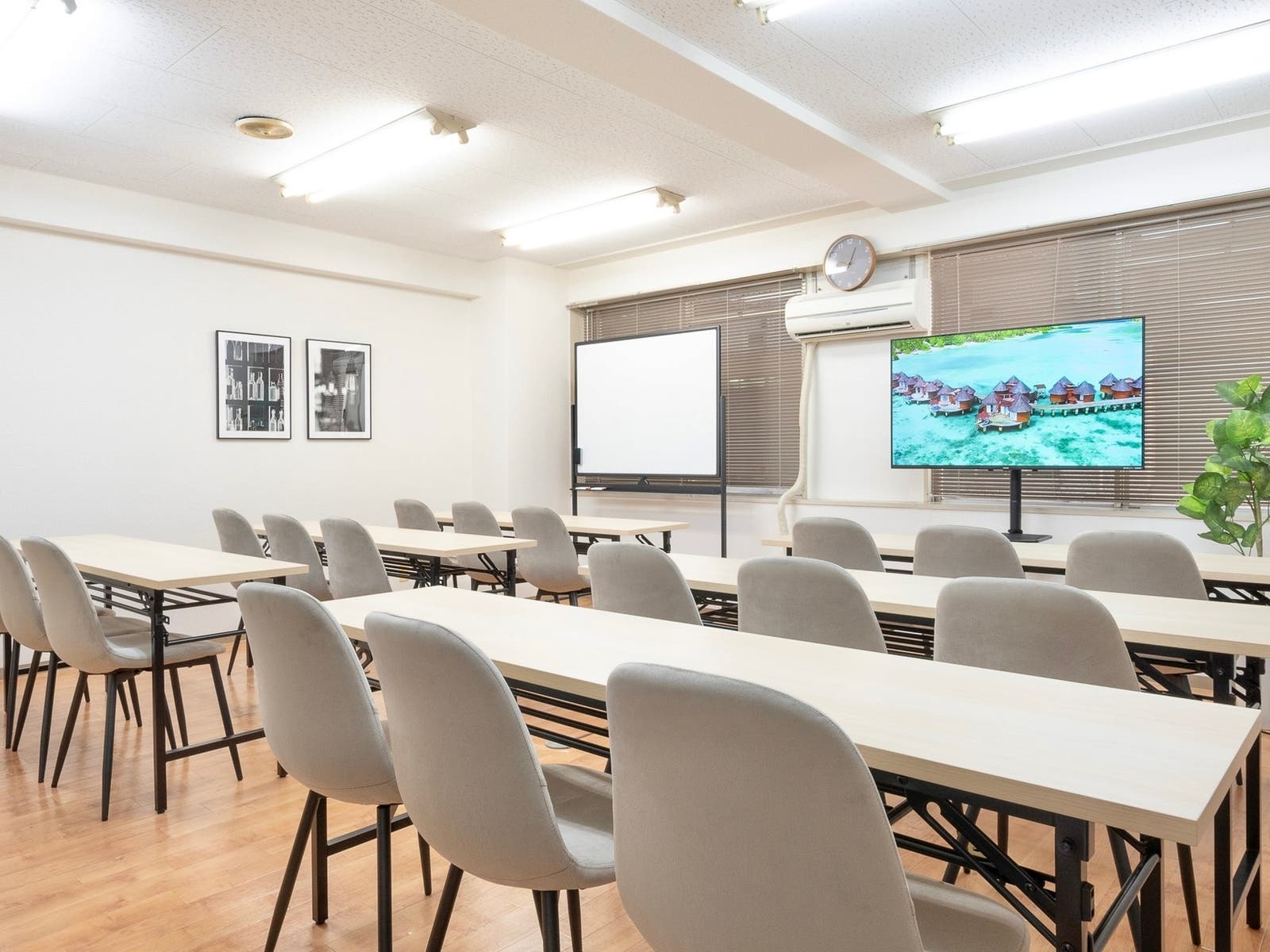 SMILE会議室広島駅前の内観