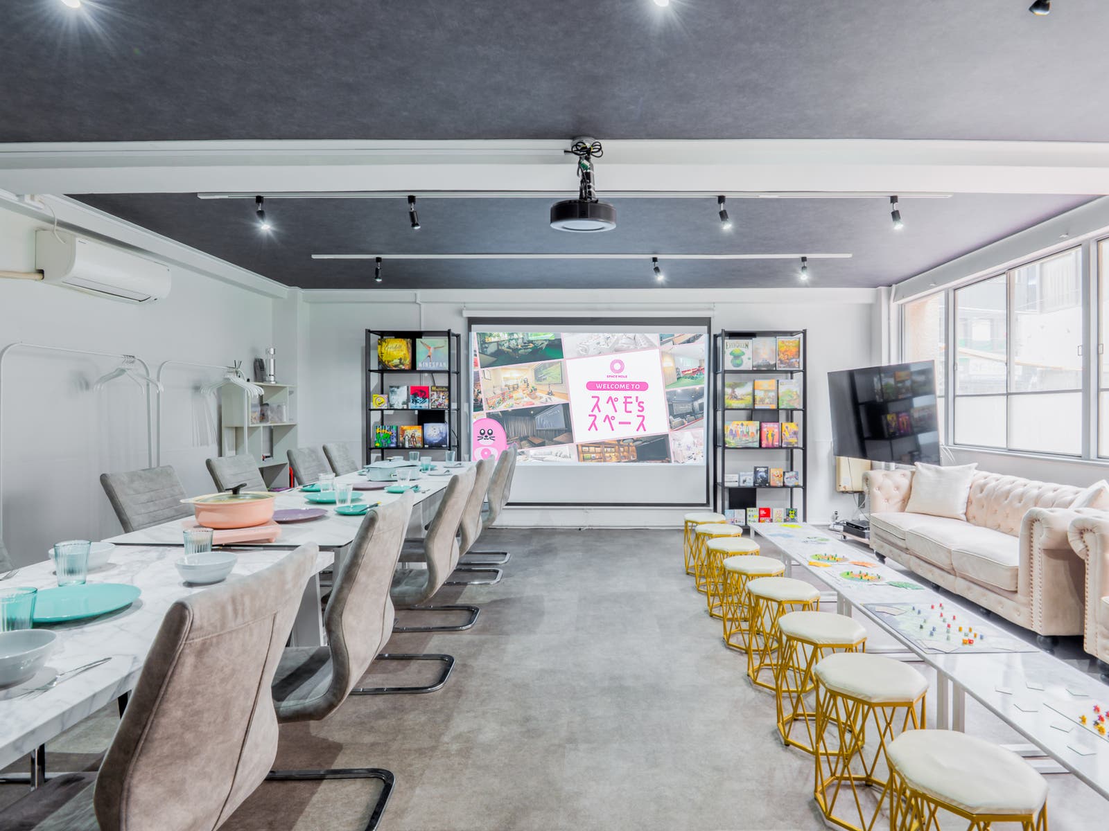 SpemoLounge秋葉原の内観