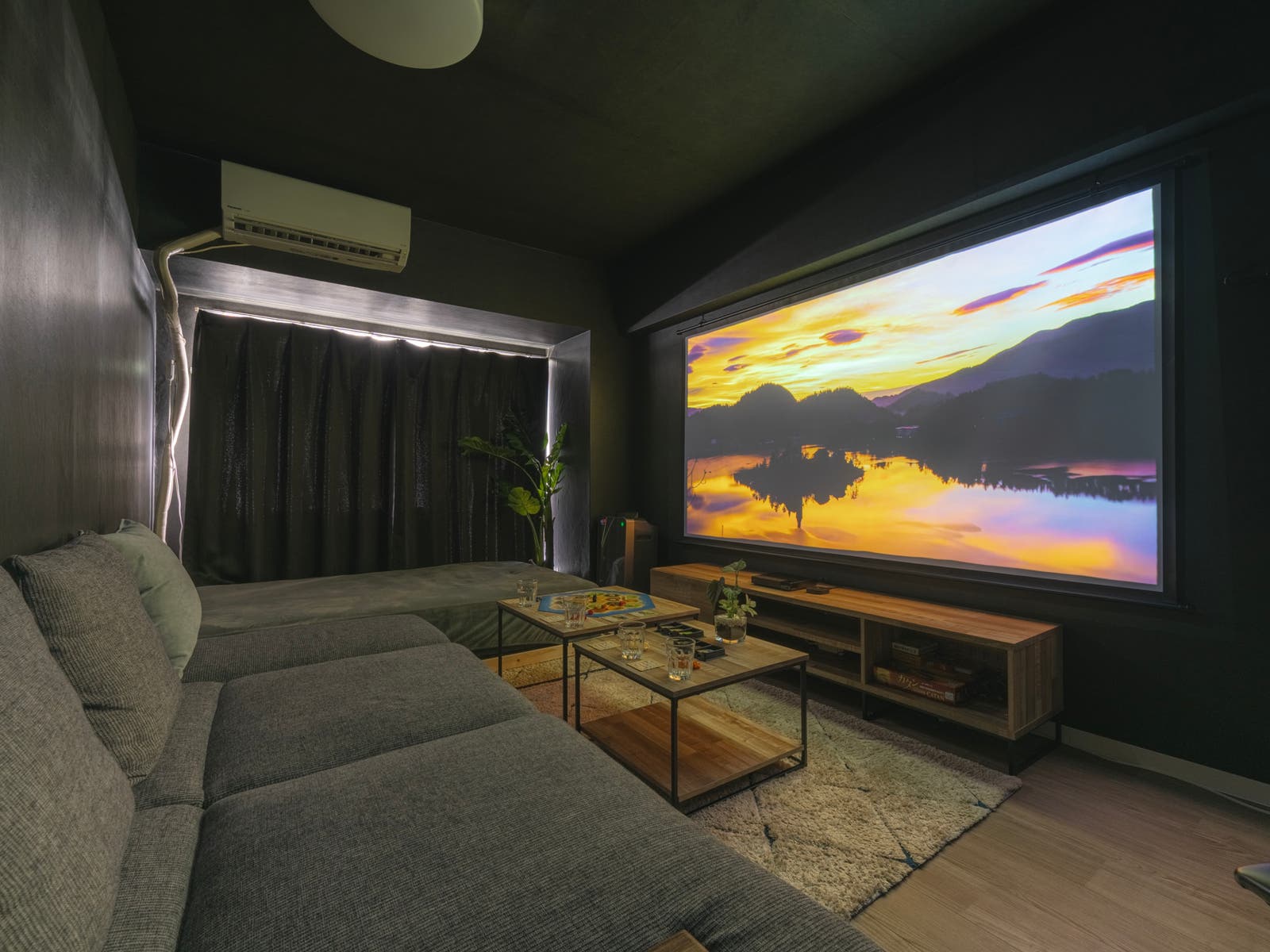 fika五反田2ndの内観