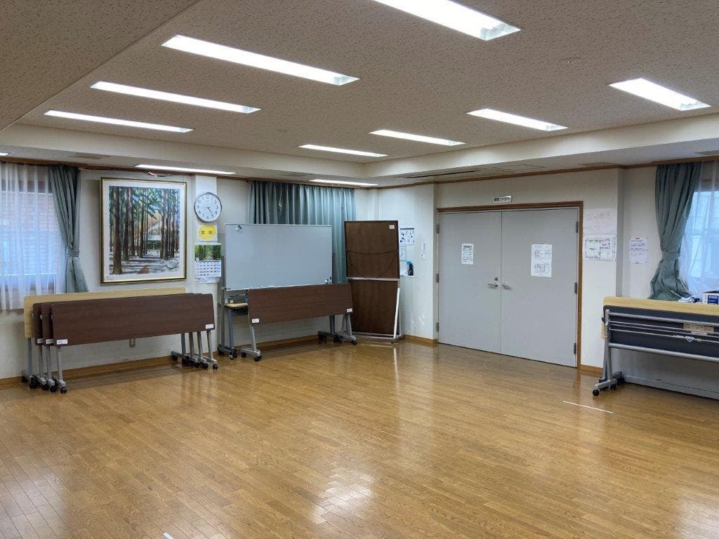 １階地域活動コーナー（ホール）＋調理室