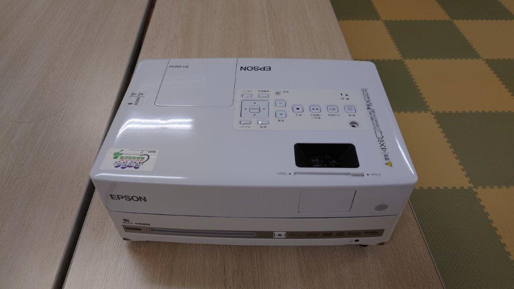 プロジェクター、 スクリーンの画像1