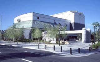 芸文館広場