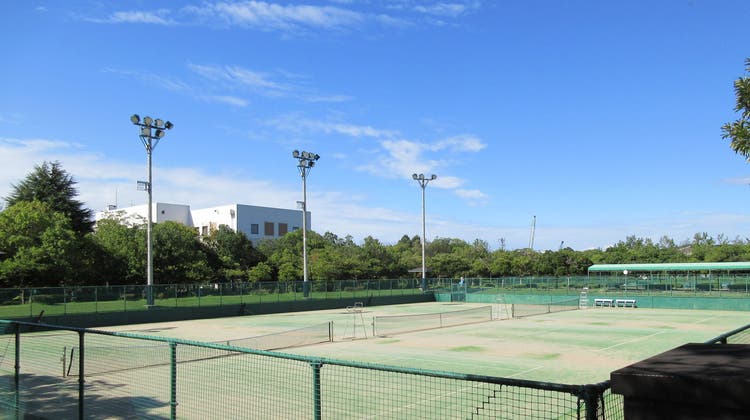 テニスコートの写真1