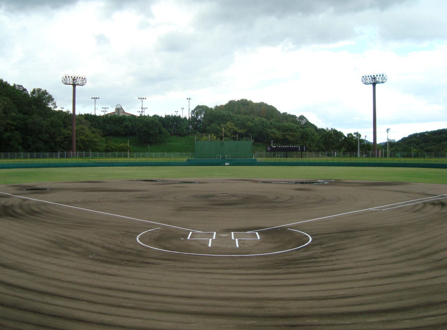 野球場（R8年度通年工事予定）（予約受付停止）