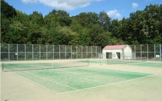 テニスコートB