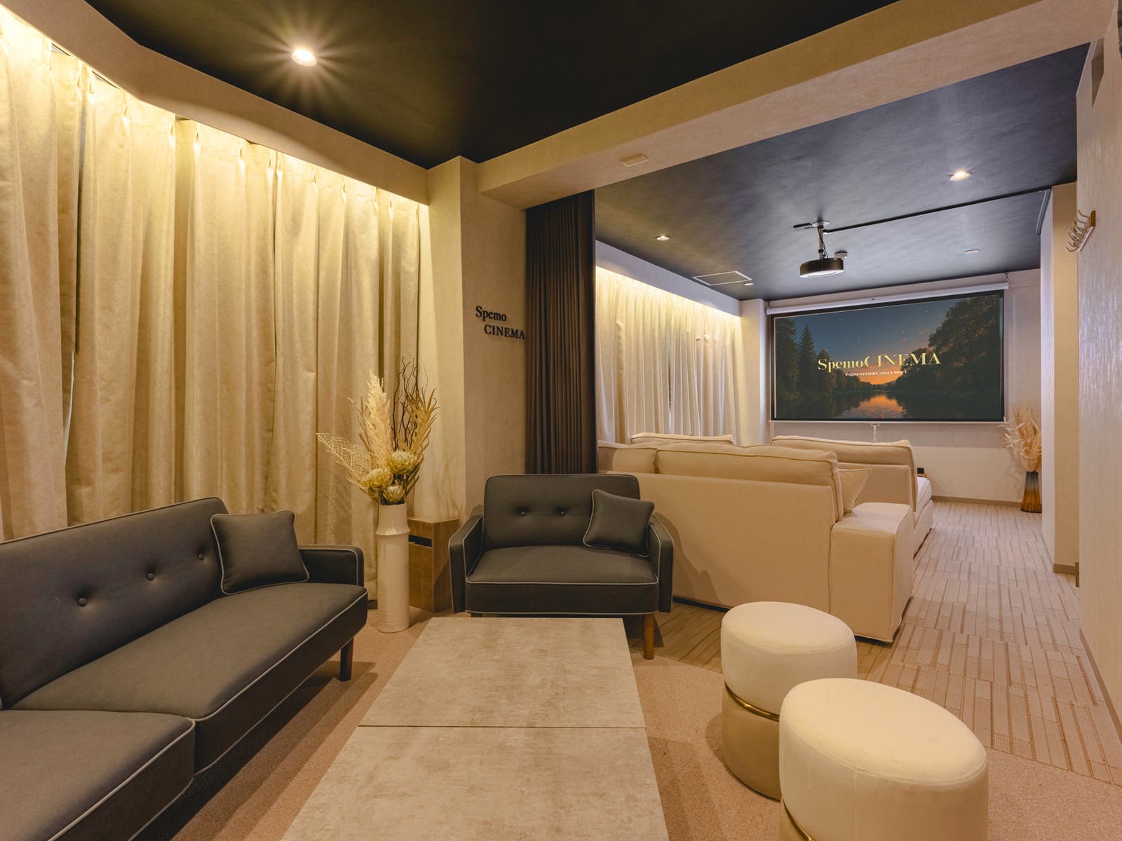 SpemoCINEMA新橋の内観