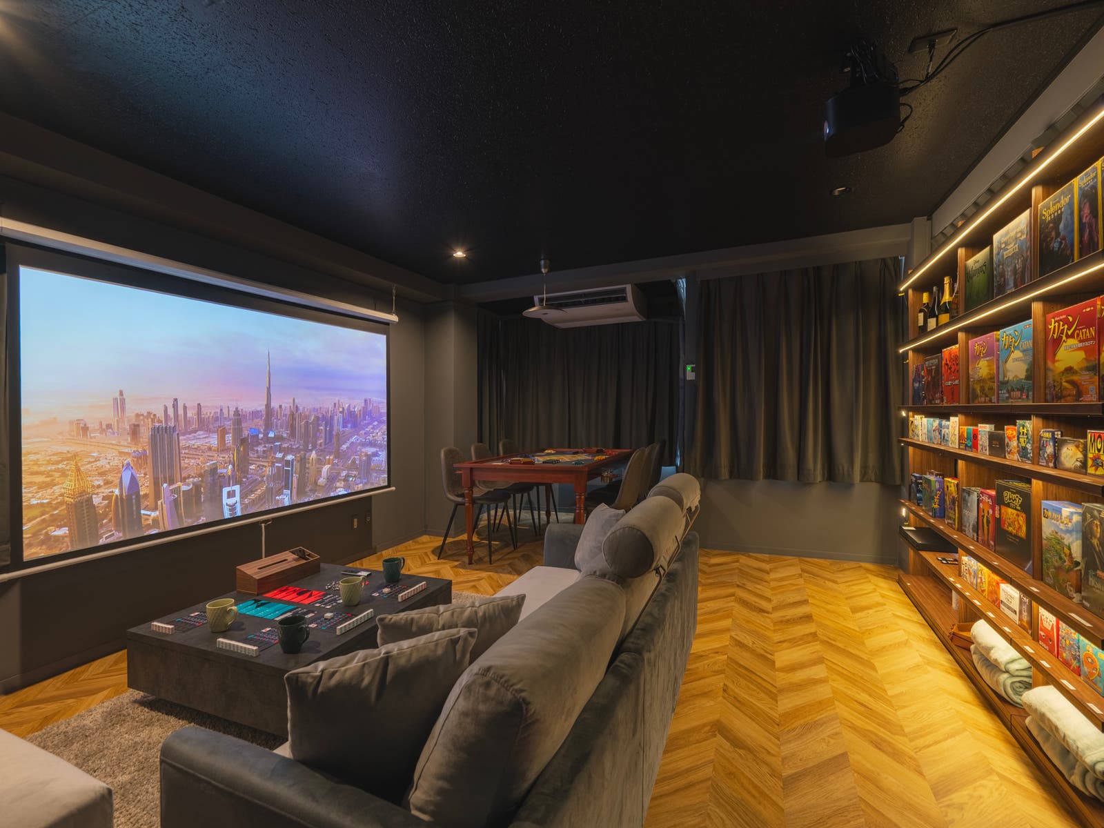 SpemoGAME新宿御苑前の内観