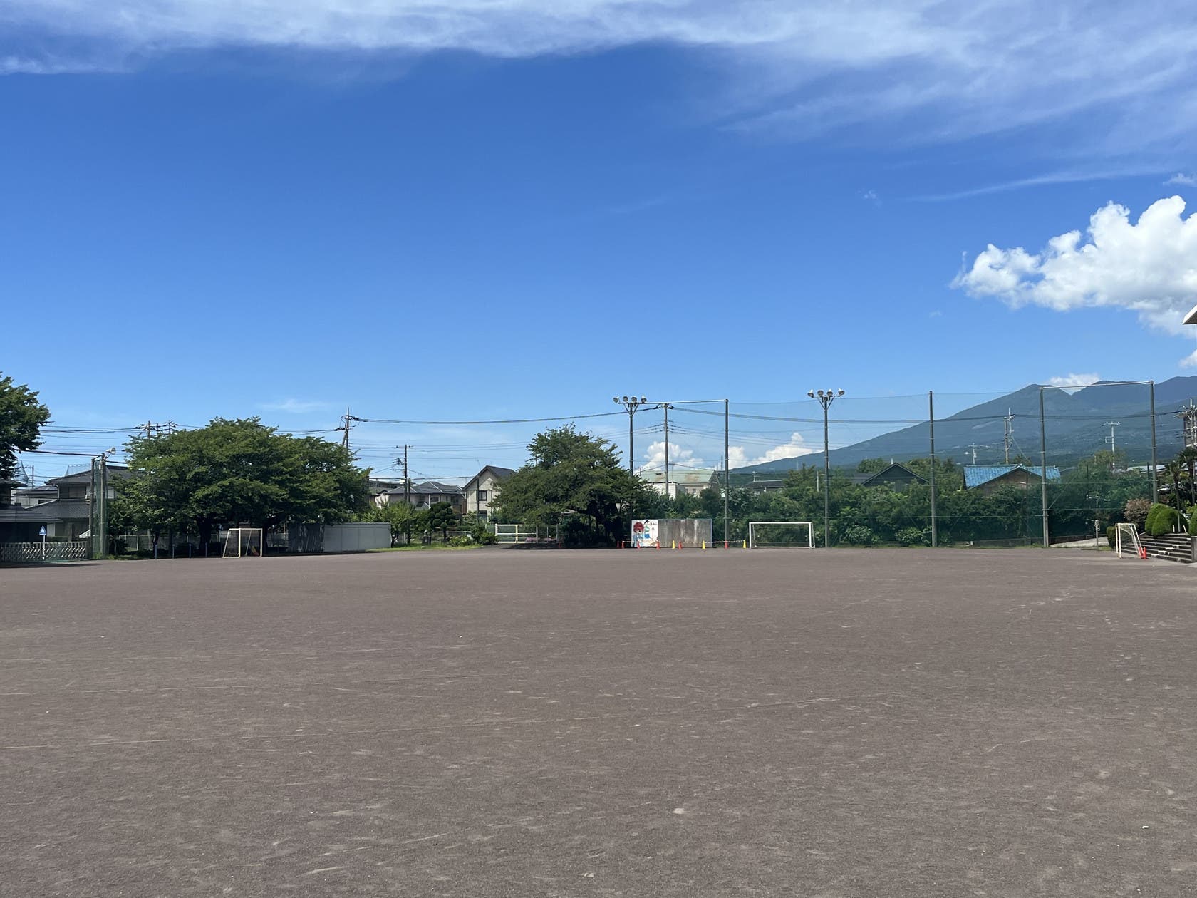 東小学校グラウンド
