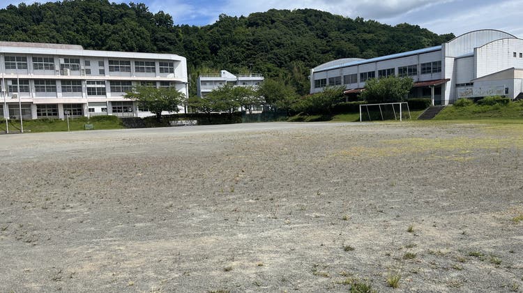 (旧)向田小学校グラウンドの写真1