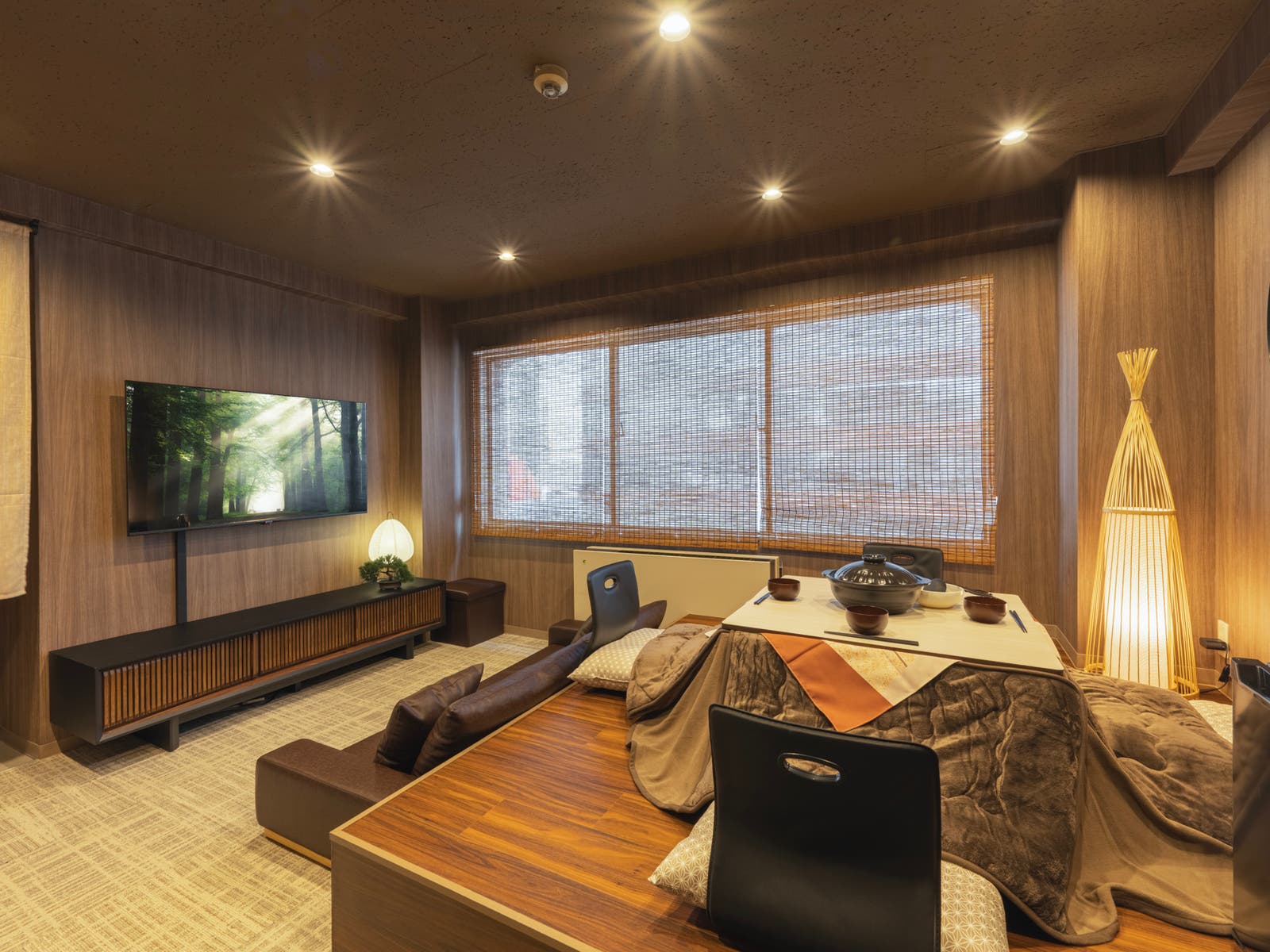 KAKUREGA新橋の内観