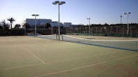 テニスコートの写真1