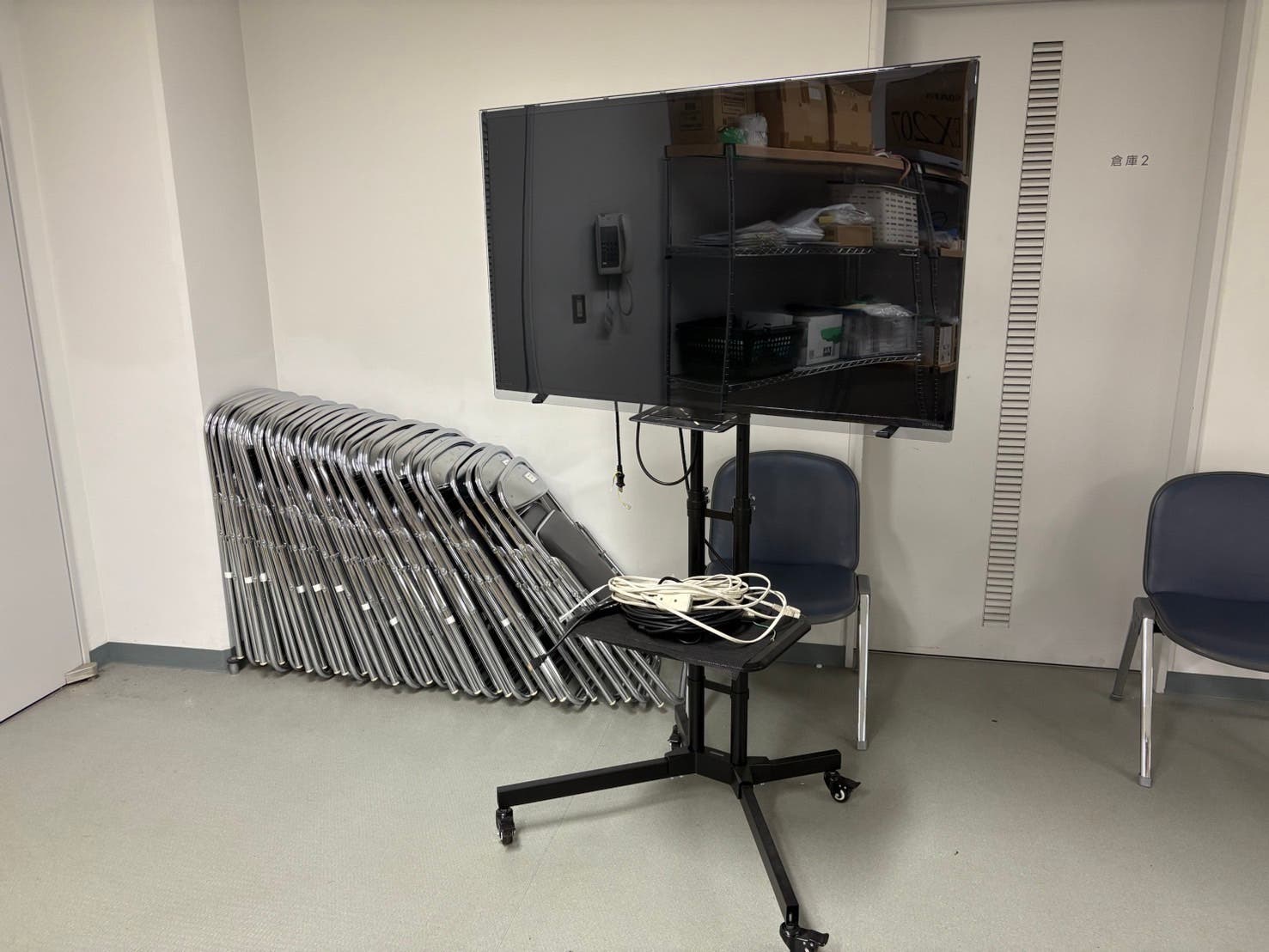 50インチモニタの画像1