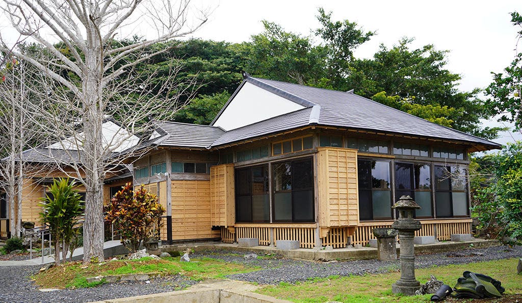前里屋敷