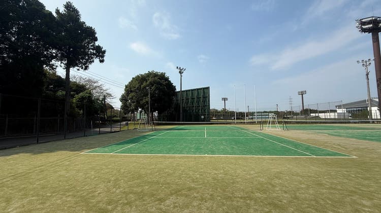 テニスコートの写真1
