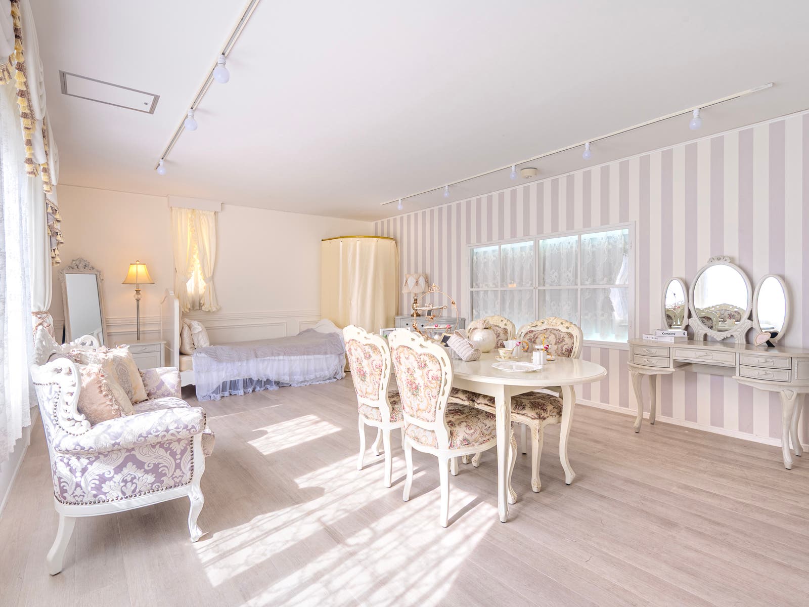 チェリッシュスタジオ 11号館の内観