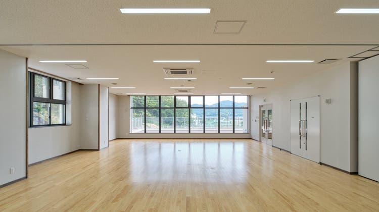 交流棟2階フロアの写真1