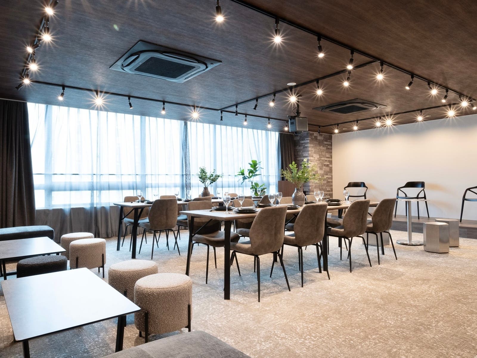 SpemoLOUNGE京都五条の内観